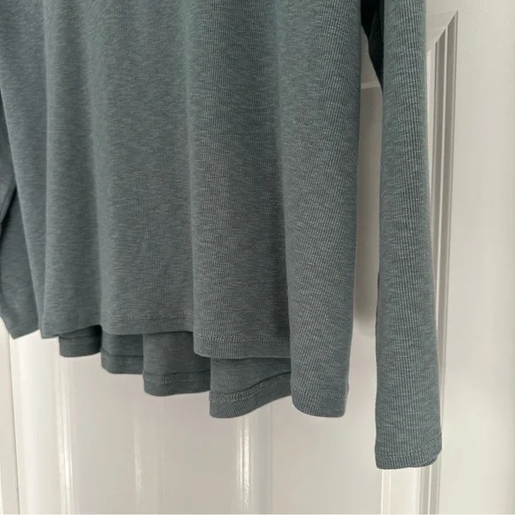 Orvis Ribbed Crew Neck Top - Picture 3 of 5